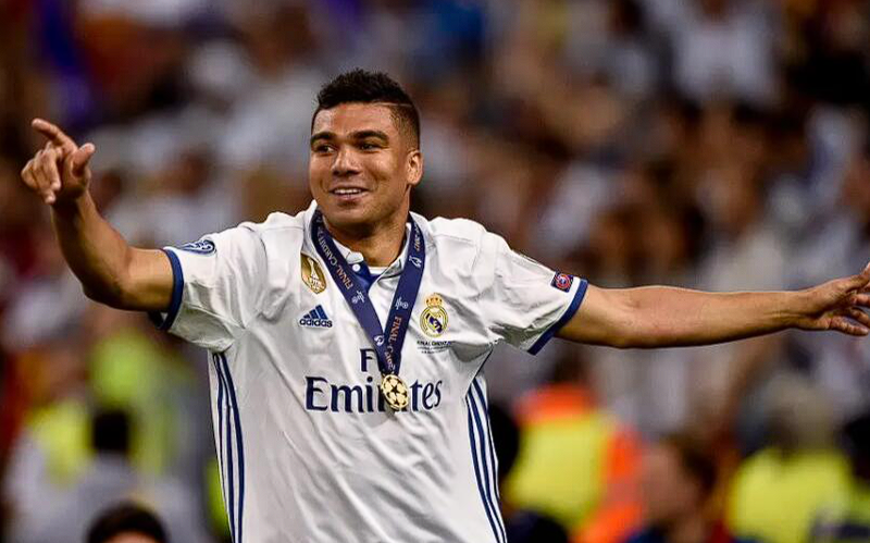 曼联转会动态：薪资调整与球员去留的深度剖析